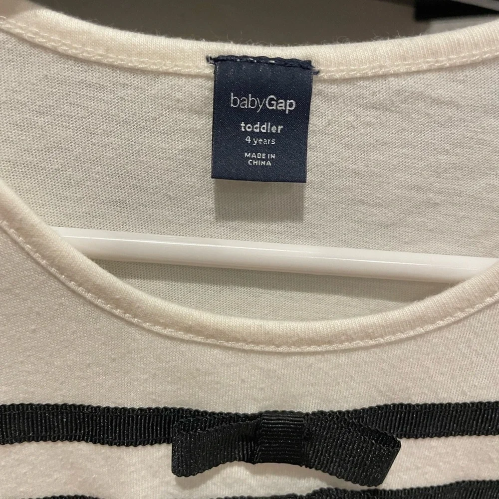 Baby gap girls Tops (3) size 4T retail $60